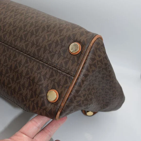 Michael Kors Isla Large Tote in Signature Brown - Picture 8 of 11